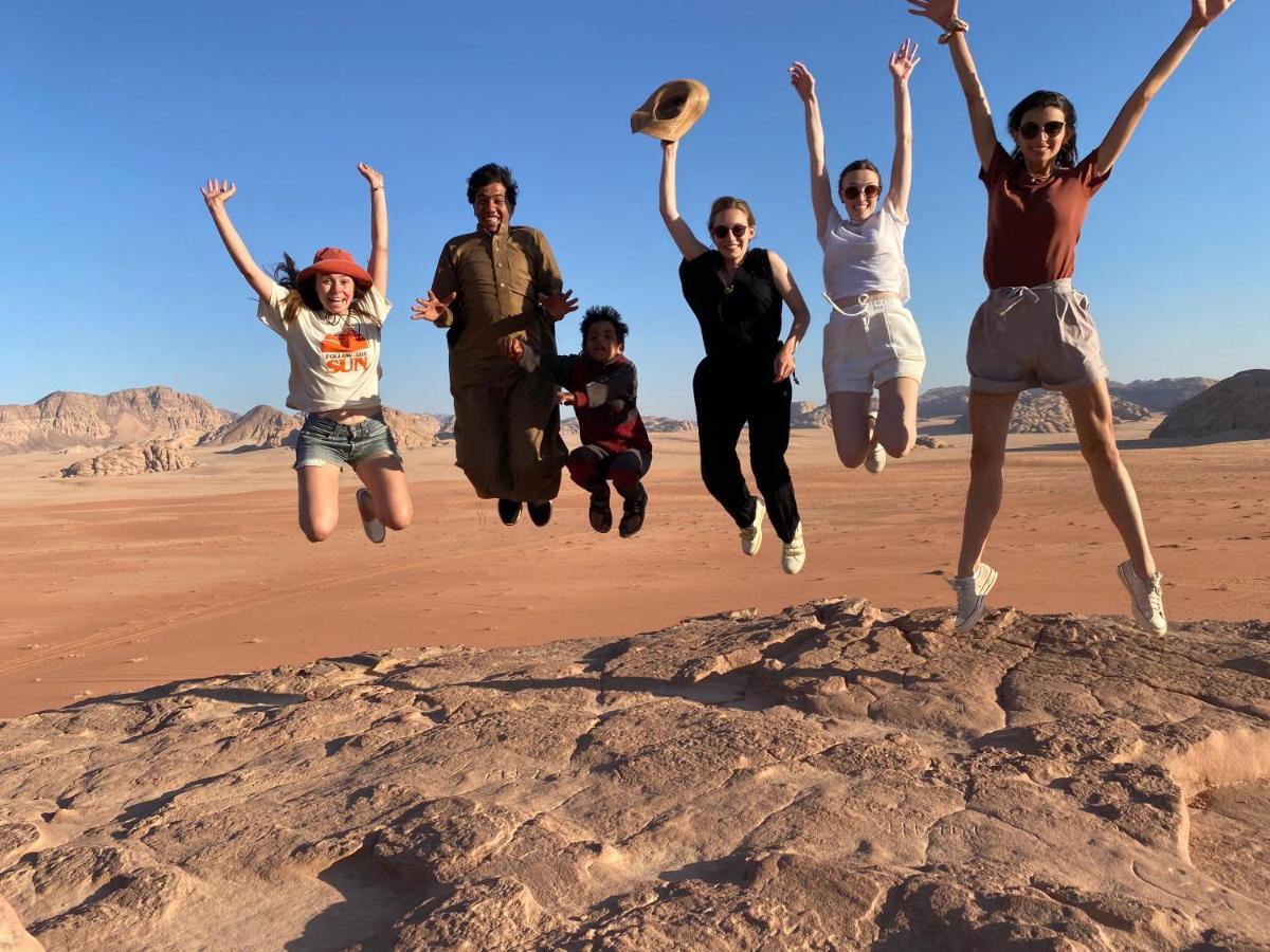 Wadi Rum Bedouin Tour With A Camp 외부 사진