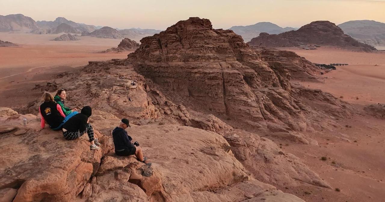 Wadi Rum Bedouin Tour With A Camp 외부 사진