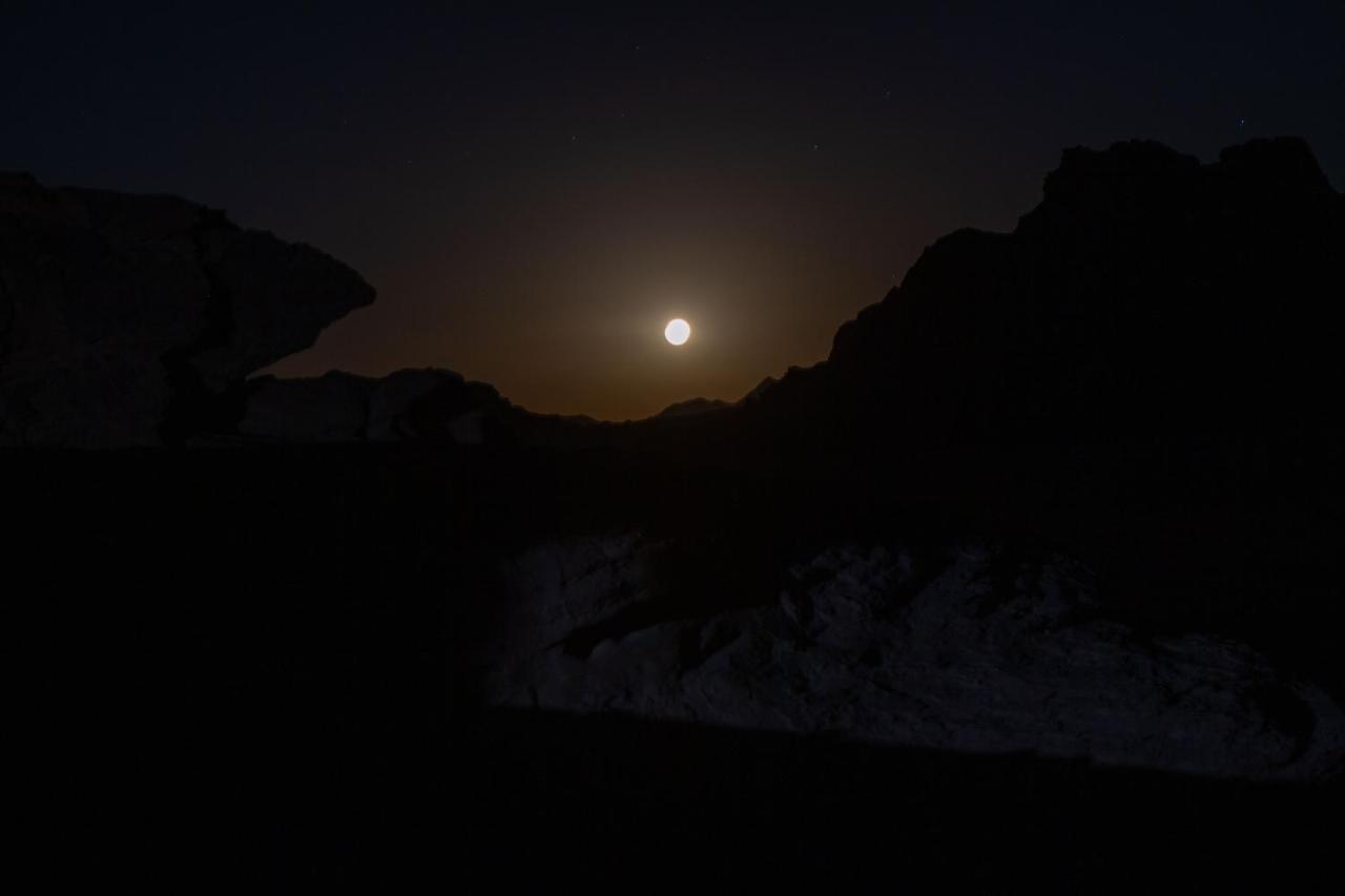 Wadi Rum Bedouin Tour With A Camp 외부 사진