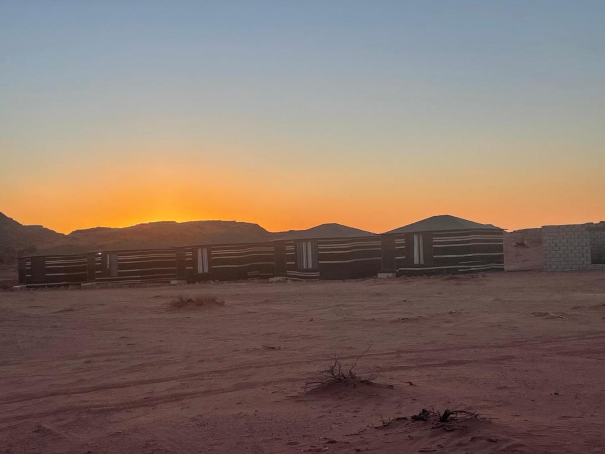 Wadi Rum Bedouin Tour With A Camp 외부 사진