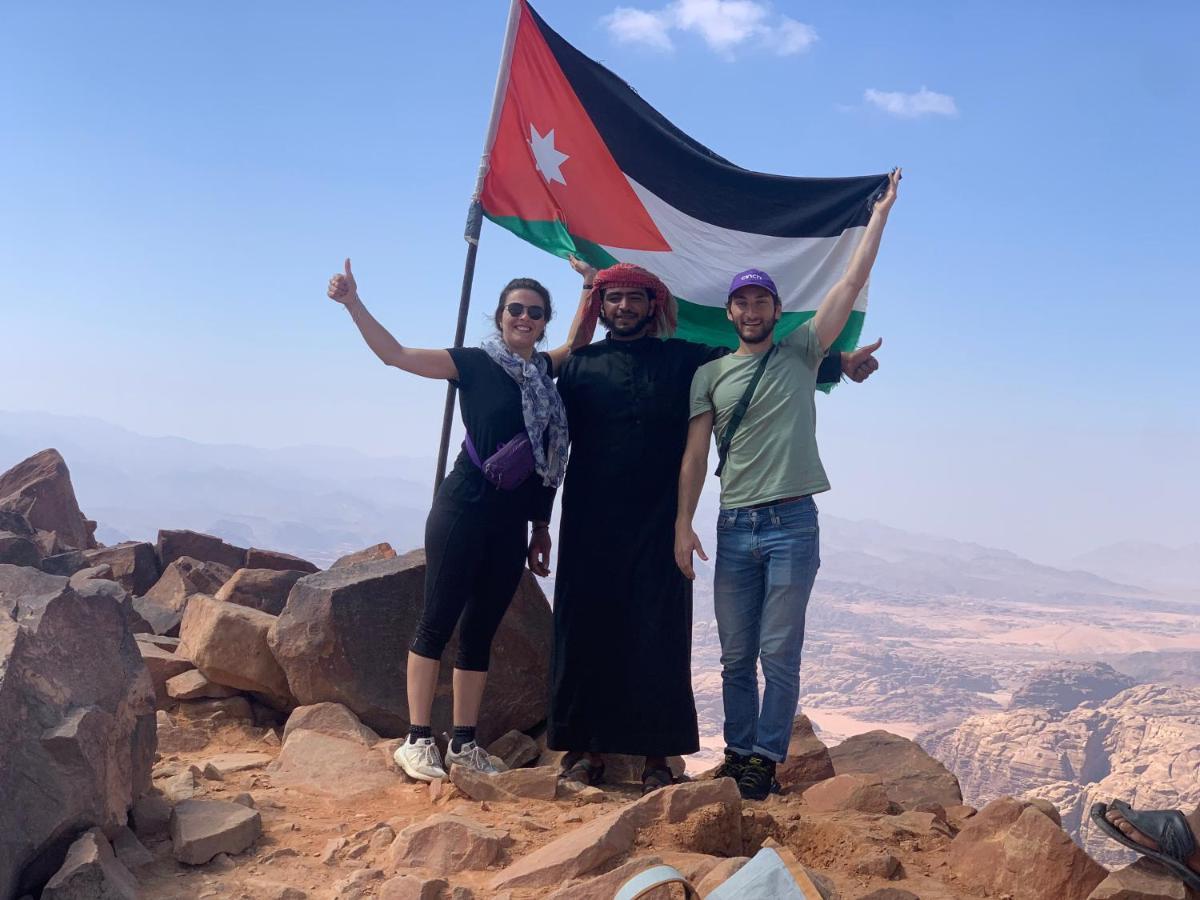 Wadi Rum Bedouin Tour With A Camp 외부 사진